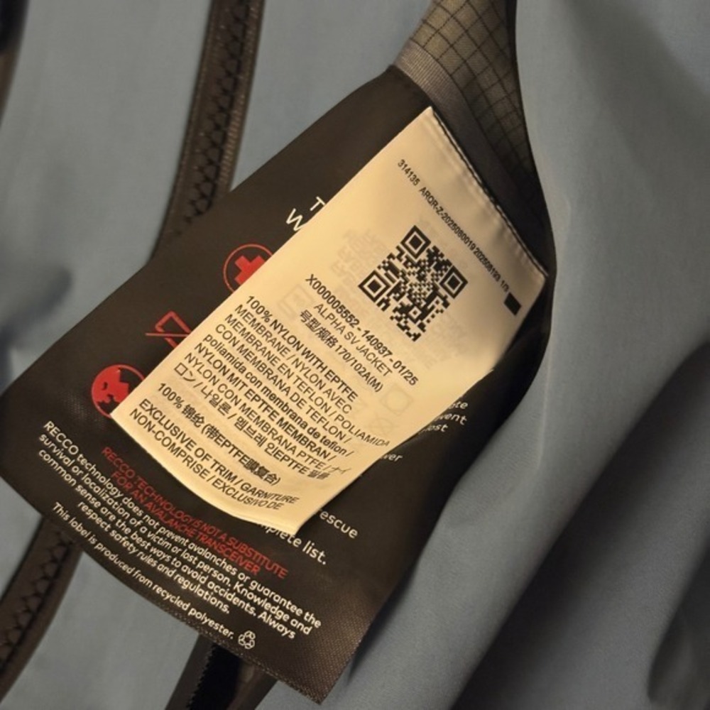 Arc'teryx Alpha SV Stone Wash Blue jacket size medium - Picture 9 of 12